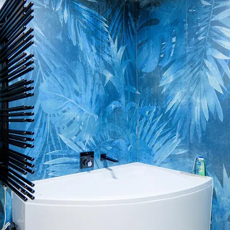 Rose Close To Vienna & Airport