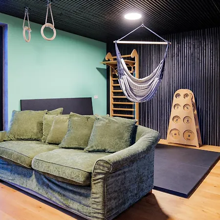 Rose Close To Vienna & Airport