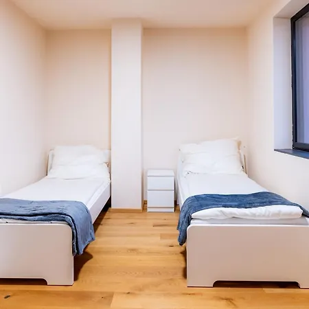 Rose Close To Vienna & Airport Appartement