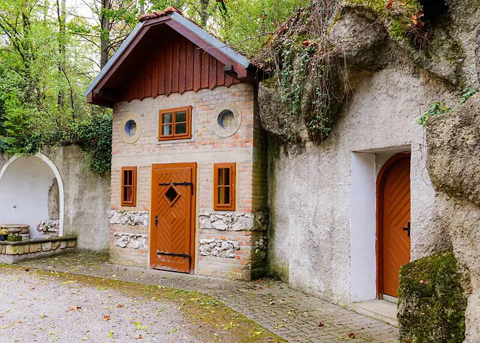 Rose Close To Vienna & Airport * Maria Ellend