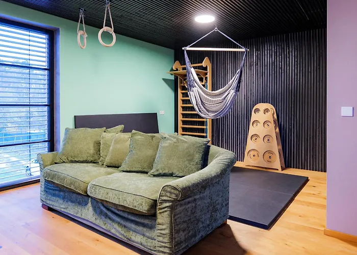 Rose Close To Vienna & Airport