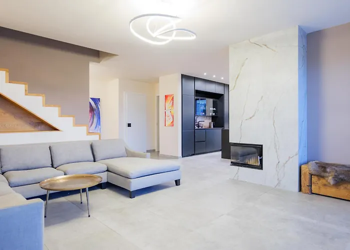 Rose Close To Vienna & Airport